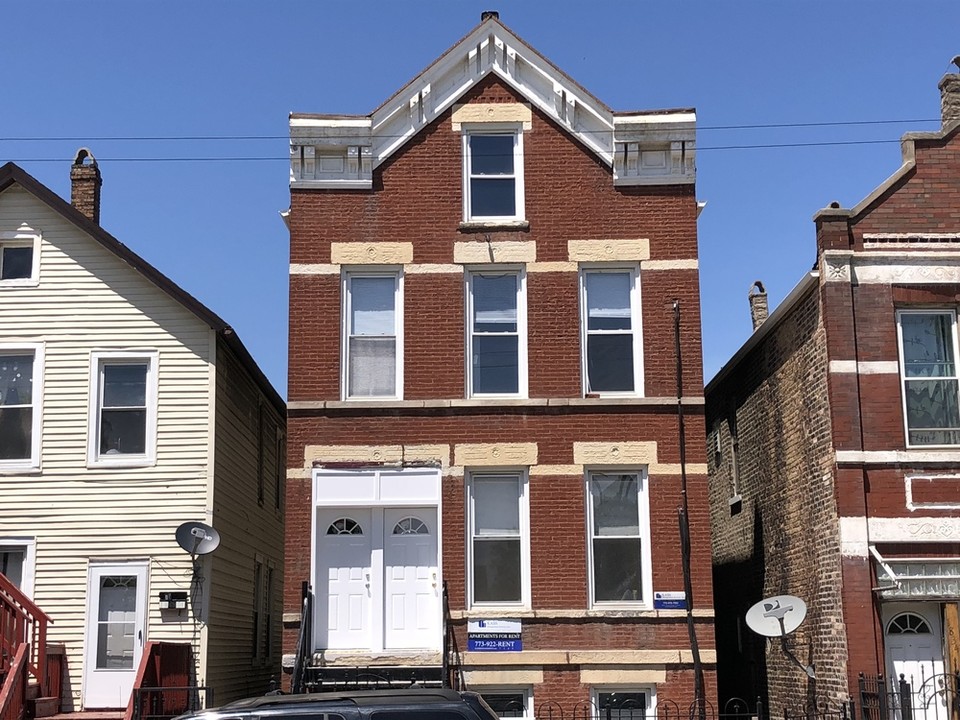 1836 W 18th St in Chicago, IL - Building Photo