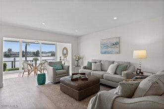 3400 Gulf Shore Blvd N in Naples, FL - Building Photo - Building Photo