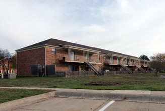 Windsor Court in Indianapolis, IN - Foto de edificio - Building Photo