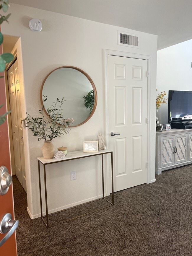9990 N Scottsdale Rd, Unit 2006 in Paradise Valley, AZ - Building Photo - Building Photo