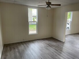 415 S Main St, Unit 415 S Main St. Upper Unit in Plainwell, MI - Building Photo