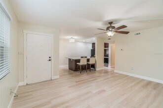 4810 S Dauphin Ave in Tampa, FL - Building Photo - Building Photo