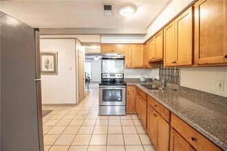 2452 Copernicus St in New Orleans, LA - Building Photo - Building Photo