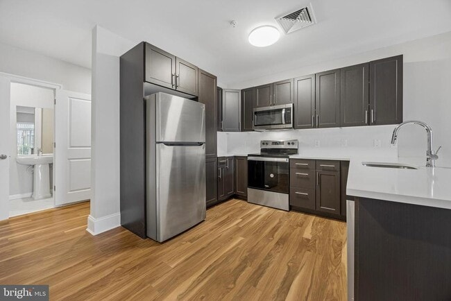 property at 1900 Crescent Wy