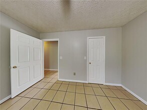 6114 Green Acres Dr SW in Covington, GA - Building Photo - Building Photo