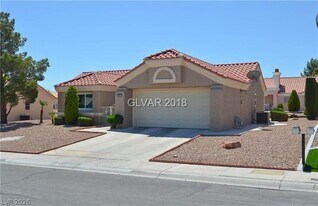 8801 Pennystone Ave in Las Vegas, NV - Building Photo