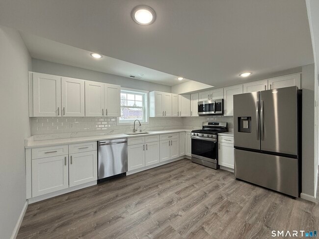 96 Collis St in West Haven, CT - Building Photo - Building Photo