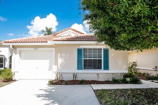 7273 Burgess Dr in Lake Worth, FL - Building Photo