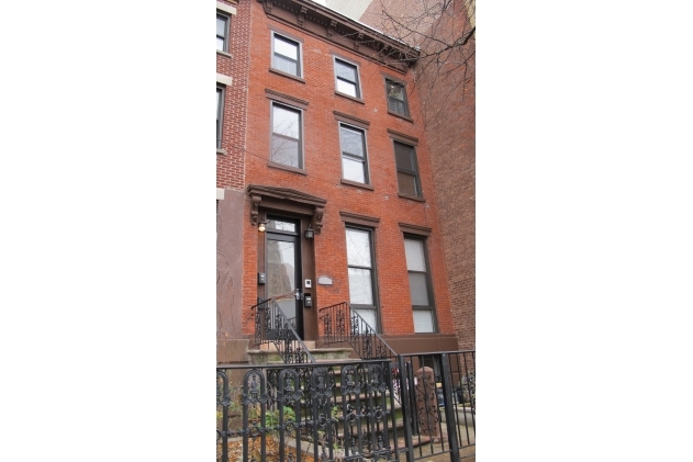 572 Pacific St in Brooklyn, NY - Building Photo