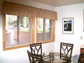 835 E Hyman Ave, Unit C in Aspen, CO - Foto de edificio - Building Photo