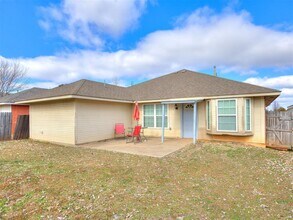212 Cambridge Dr in Midwest City, OK - Building Photo - Building Photo