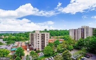 2059 Huntington Ave in Alexandria, VA - Building Photo