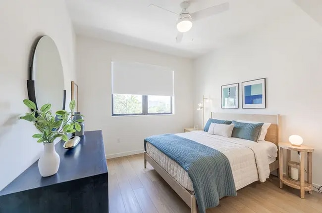 8205 Commerce Way in Miami Lakes, FL - Foto de edificio - Building Photo