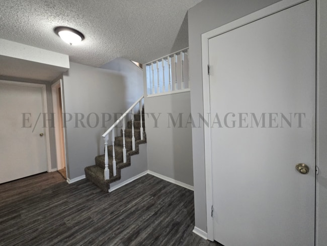 6110 N Forestor Dr in Park City, KS - Building Photo - Building Photo