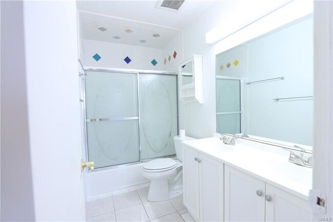 15241 Touraine Way in Irvine, CA - Building Photo - Building Photo