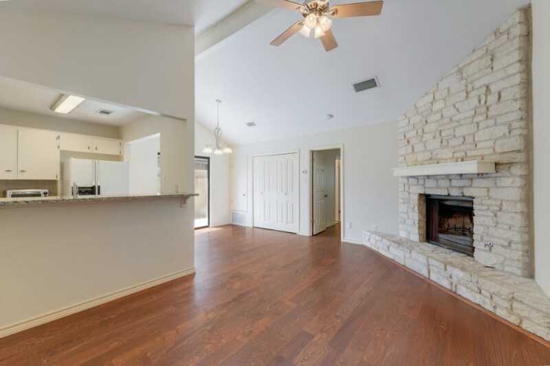 1802 Rawhide Dr-Unit -B in Round Rock, TX - Building Photo