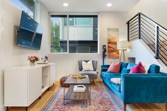 69 W Dravus St in Seattle, WA - Building Photo - Building Photo