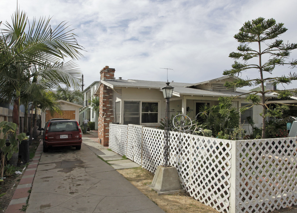 4010-4016 Illinois St in San Diego, CA - Foto de edificio