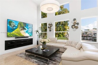 954 Sanibel Dr in Hollywood, FL - Building Photo - Building Photo