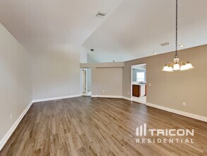 6926 Waterbrook Ct in Gibsonton, FL - Foto de edificio - Building Photo