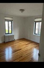 8 Ashland St in Worcester, MA - Building Photo - Building Photo