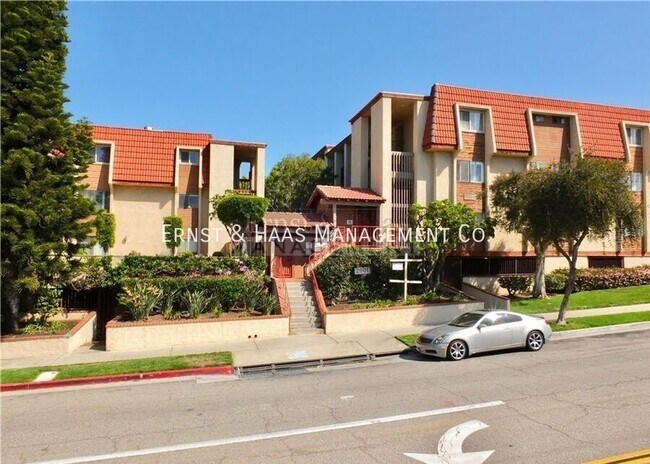 2001 E 21st St-Unit -#335 in Signal Hill, CA - Building Photo - Building Photo