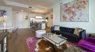 2182 Bagby St in Houston, TX - Building Photo - Building Photo