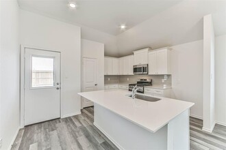 94 Rd 5102 in Cleveland, TX - Building Photo - Building Photo
