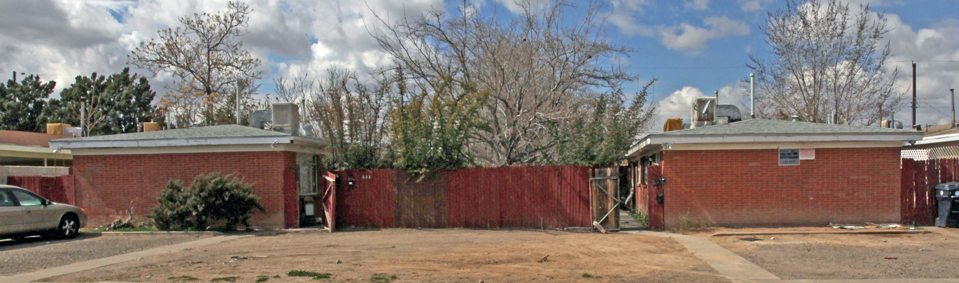 633 Grove St SE in Albuquerque, NM - Building Photo