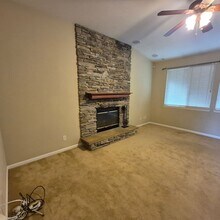 6116 Wild Fox Ct in Elk Grove, CA - Building Photo - Building Photo