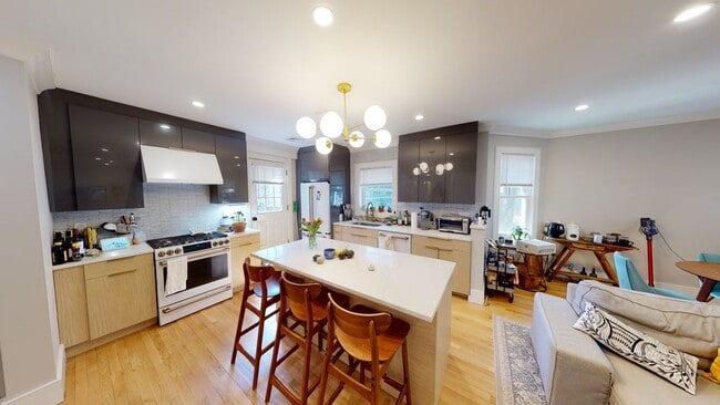 132 Sutherland Rd, Unit 15-3 in Boston, MA - Building Photo - Building Photo