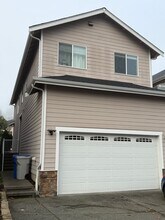 27106 105th Ave SE in Kent, WA - Building Photo - Building Photo