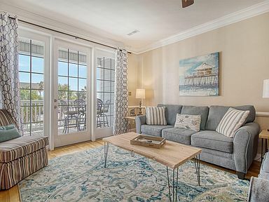 106 W Arctic Ave in Folly Beach, SC - Building Photo - Building Photo