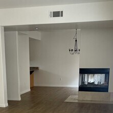 3953 Riviera Dr in San Diego, CA - Building Photo - Building Photo
