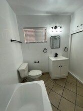 916 N Market St in Inglewood, CA - Building Photo - Building Photo