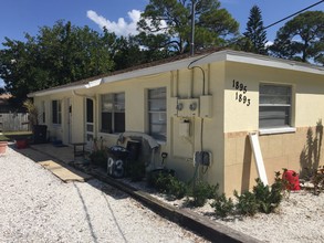 1887-1909 Debbie St in Sarasota, FL - Building Photo - Building Photo