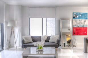 31 SE 6th St in Miami, FL - Building Photo