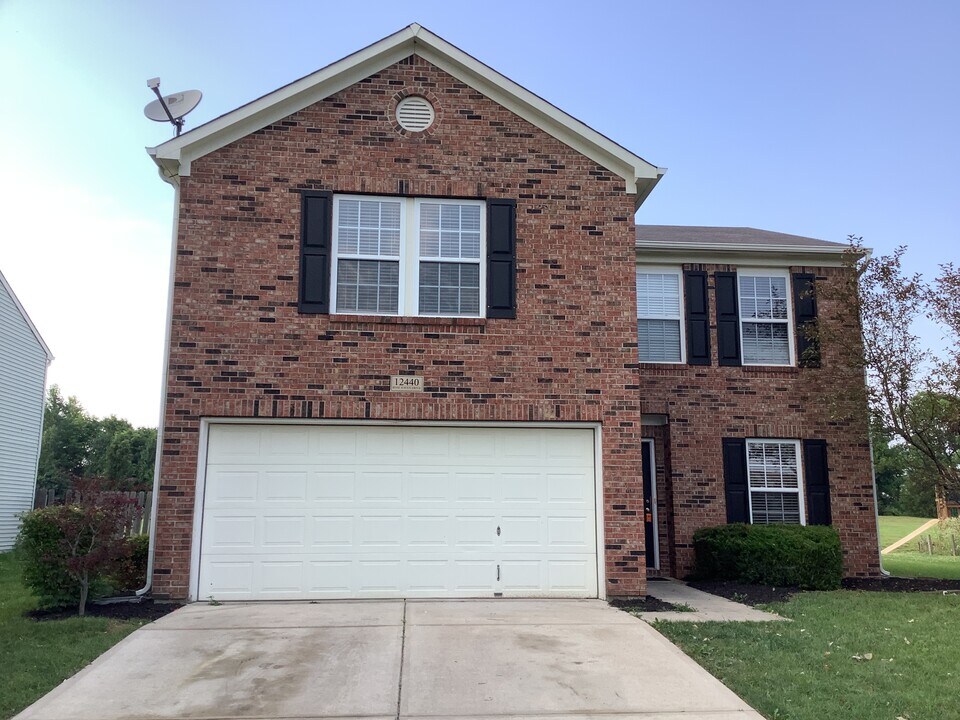 12440 Rose Haven Dr in Indianapolis, IN - Foto de edificio