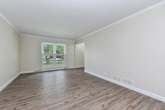 595 Hempstead Ave in Naperville, IL - Building Photo - Building Photo