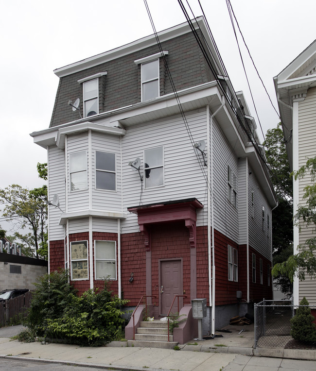 223-225 Bellevue Ave in Providence, RI - Building Photo - Building Photo