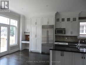 622 Coldstream Ave in Toronto, ON - Building Photo - Building Photo