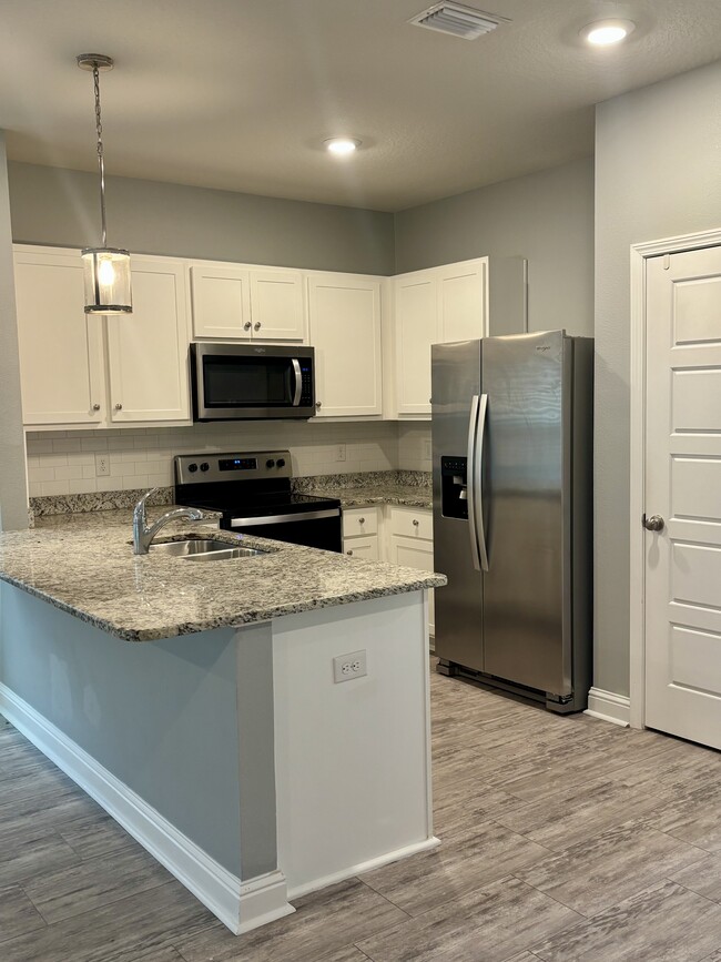 25806 Pollard Rd in Daphne, AL - Foto de edificio - Building Photo