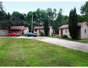 900-902 Boston Neck Rd in Narragansett, RI - Foto de edificio - Building Photo