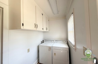 121A White Oak Dr in Greenville, SC - Building Photo - Building Photo