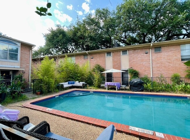 property at 3420 Mt Vernon St