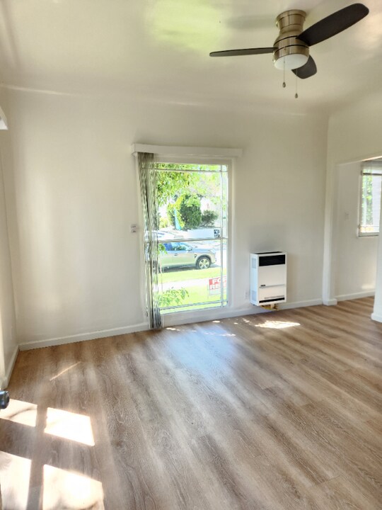 806 N Poinsettia Pl, Unit 806 in Los Angeles, CA - Building Photo