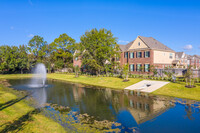 Mirror Lake Townhomes in Pearland, TX - Foto de edificio - Building Photo