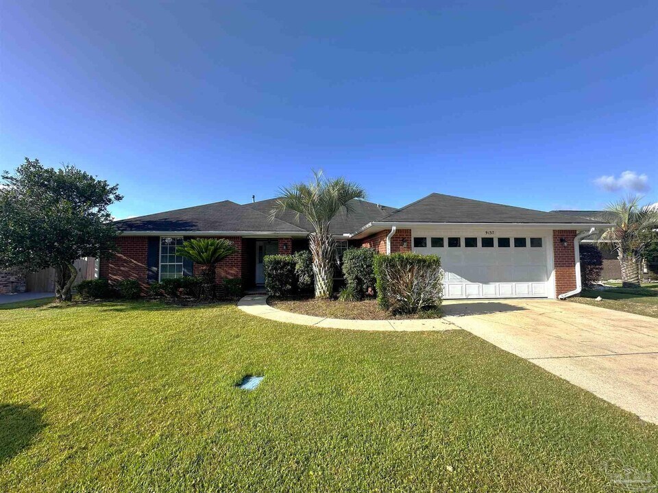 9137 Daytona Dr in Pensacola, FL - Building Photo