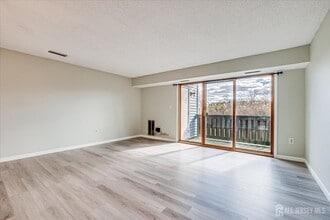 807 Aspen Dr in Plainsboro, NJ - Building Photo - Building Photo