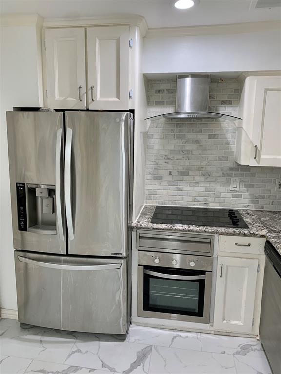property at 909 Silber Rd